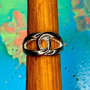 Vintage Sterling Silver Interlaced Design Ring Size 8